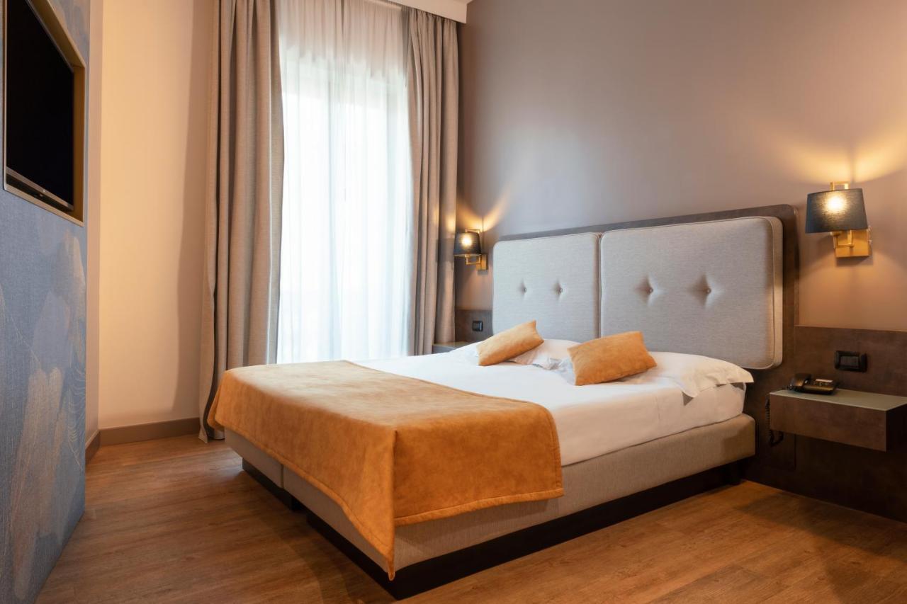 Mokinba Hotels King Milano Eksteriør billede